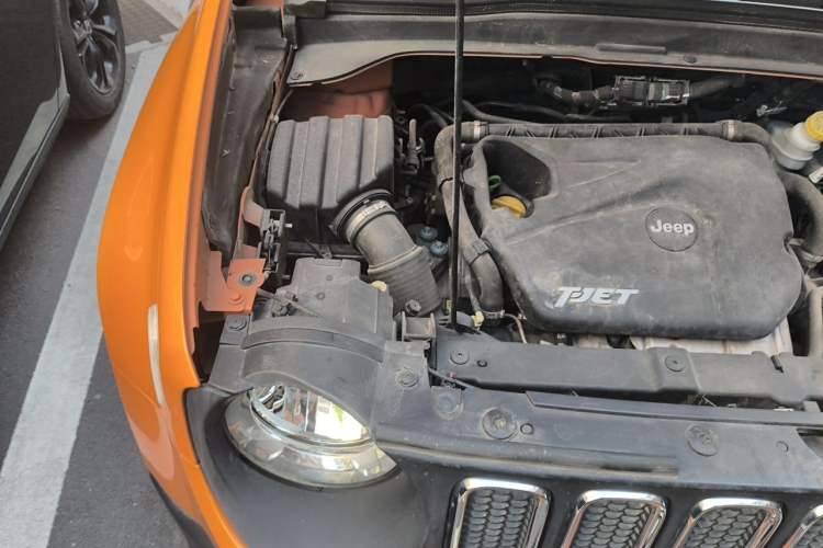 Used Jeep Renegade 2016 1.4T Automatic Jingneng Edition Engine Bay Right
