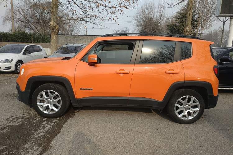 Used Jeep Renegade 2016 1.4T Automatic Jingneng Edition Exterior 3