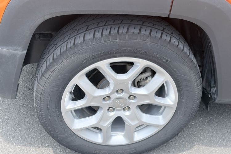 Used Jeep Renegade 2016 1.4T Automatic Jingneng Edition Exterior 9