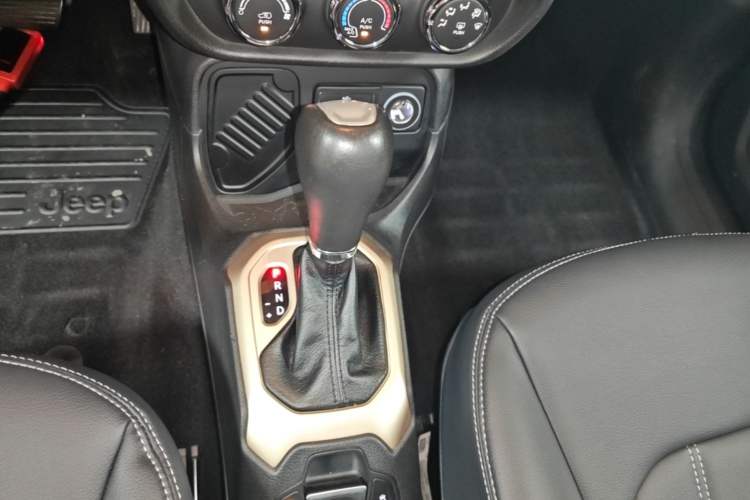 Used Jeep Renegade 2016 1.4T Automatic Jingneng Edition Gear Lever