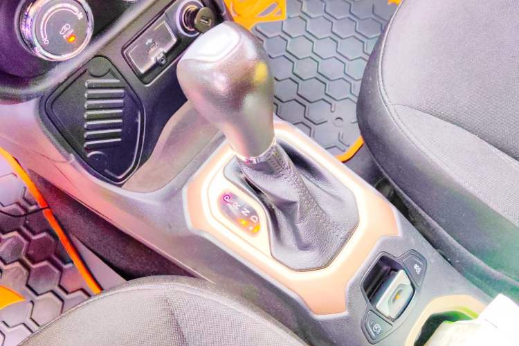Used Jeep Renegade 2016 1.4T Automatic High-Energy Version Gear Lever