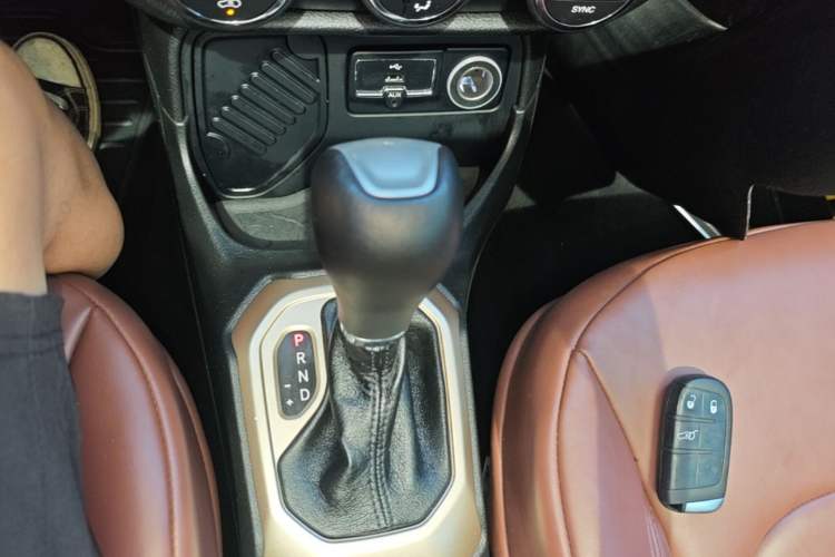 Used Jeep Renegade 2016 1.4T Automatic Jingneng Version+ Gear Lever