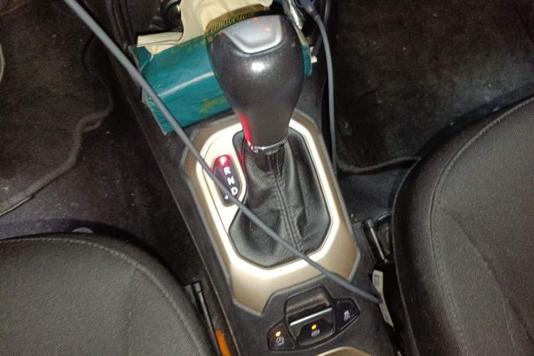 Used Jeep Renegade 2016 1.4T Automatic Jingneng Edition Gear Lever