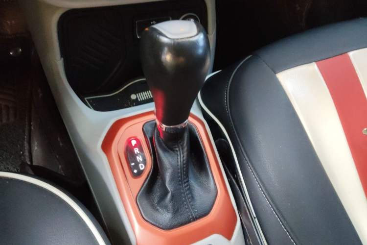 Used Jeep Renegade 2016 1.4T Automatic High-Energy Version Gear Lever