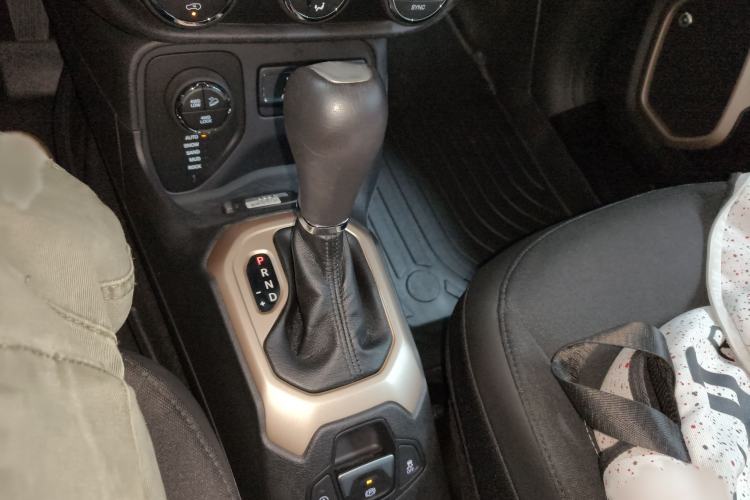 Used Jeep Renegade 2016 2.0L Automatic Four-Wheel Drive 75th Anniversary Tribute Edition Gear Lever