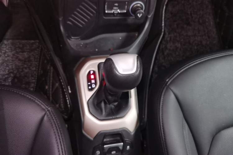 Used Jeep Renegade 2016 1.4T Automatic Jingneng Edition Gear Lever