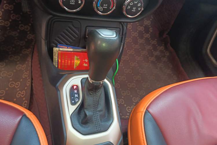 Used Jeep Renegade 2016 1.4T Automatic High-Energy Version Gear Lever