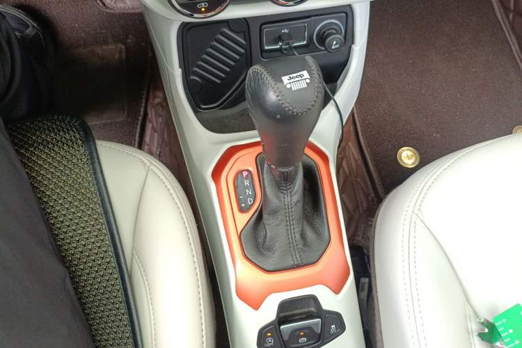 Used Jeep Renegade 2016 1.4T Automatic Jingneng Version+ Gear Lever