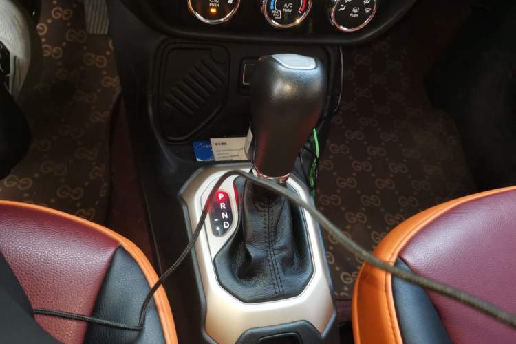 Used Jeep Renegade 2016 1.4T Automatic High-Energy Version Gear Lever