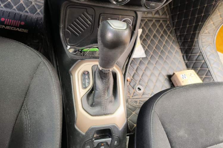 Used Jeep Renegade 2016 1.4T Automatic Jingneng Version+ Gear Lever