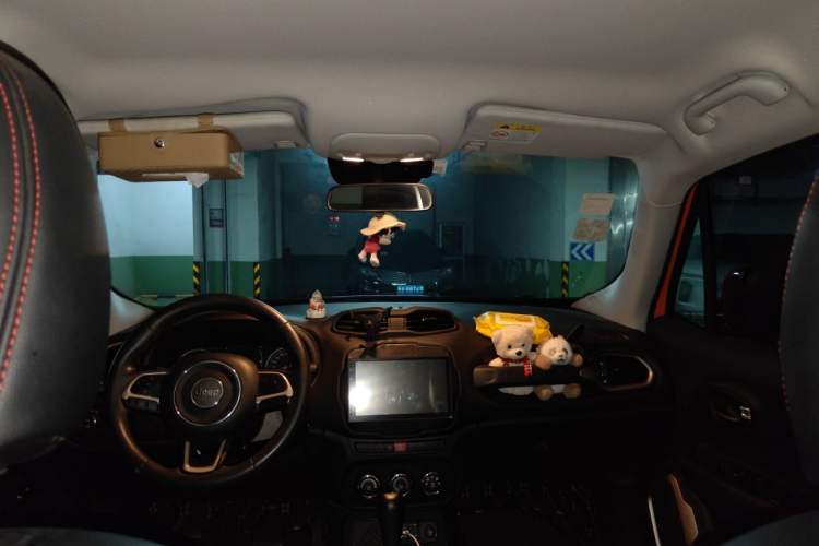 Used Jeep Renegade 2016 1.4T Automatic High-Energy Version Headliner