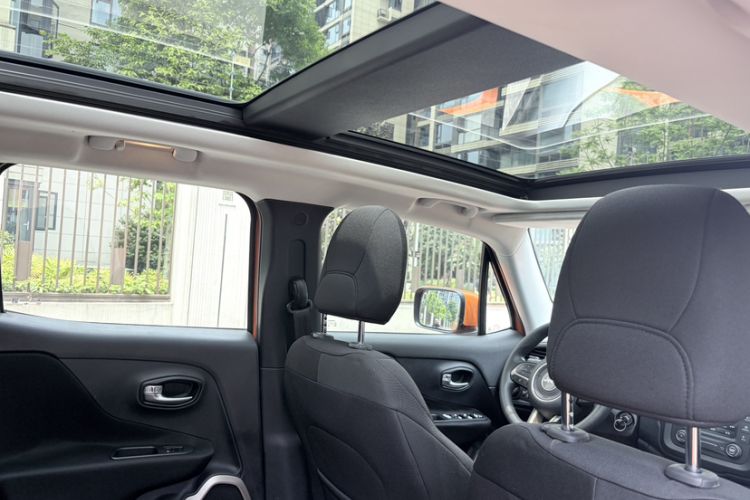 Used Jeep Renegade 2016 1.4T Automatic Jingneng Edition Headliner