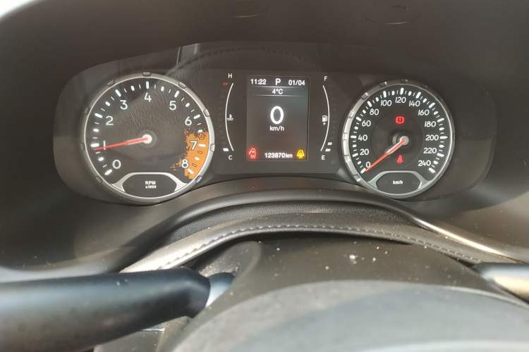 Used Jeep Renegade 2016 1.4T Automatic Jingneng Edition Instrument Cluster