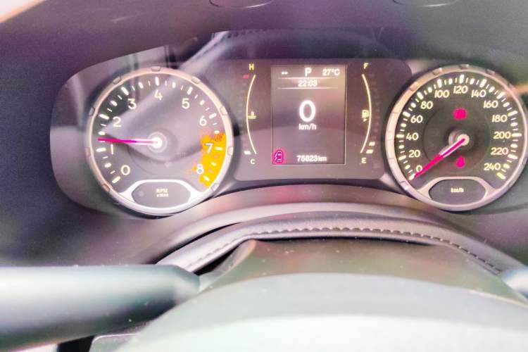 Used Jeep Renegade 2016 1.4T Automatic High-Energy Version Instrument Cluster