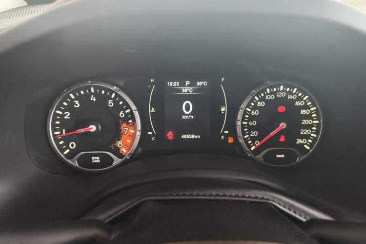 Used Jeep Renegade 2016 1.4T Automatic Jingneng Edition Instrument Cluster