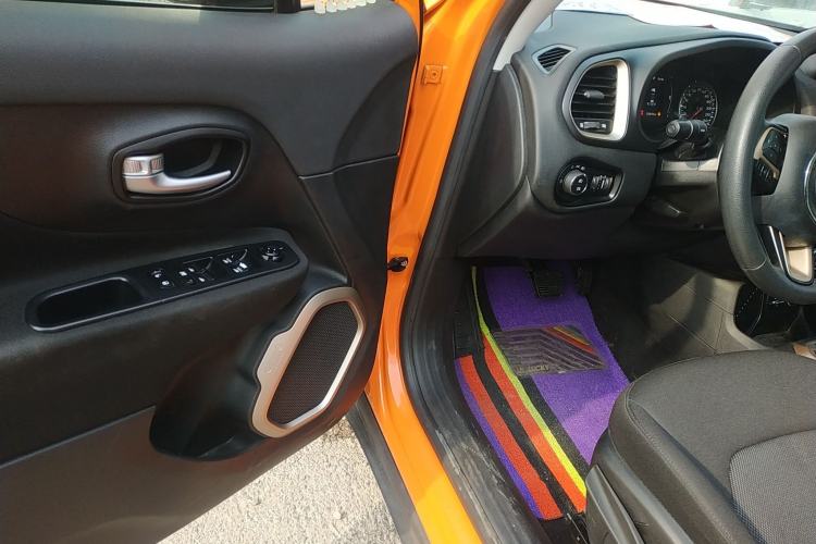 Used Jeep Renegade 2016 1.4T Automatic Jingneng Edition Interior 3