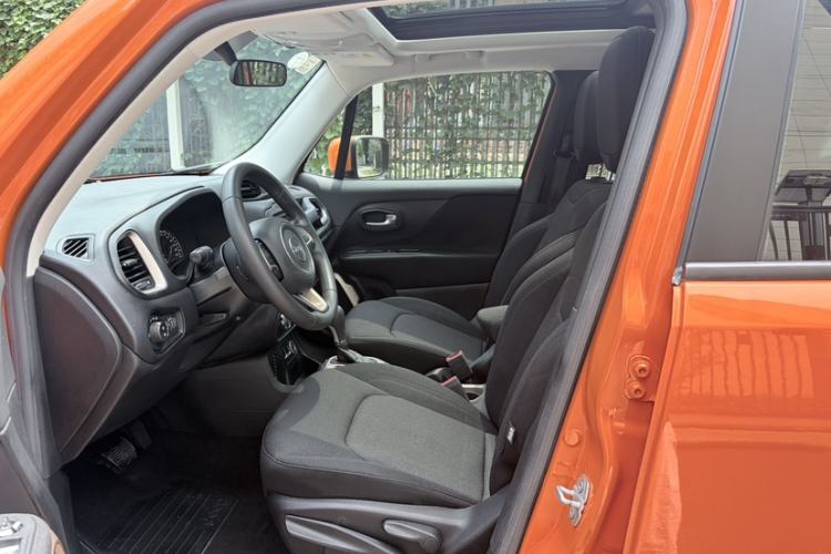 Used Jeep Renegade 2016 1.4T Automatic Jingneng Edition Interior 3