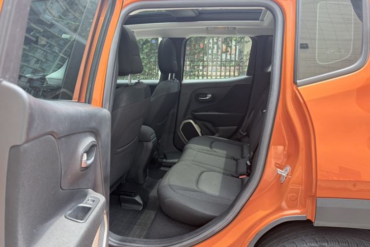 Used Jeep Renegade 2016 1.4T Automatic Jingneng Edition Interior 4