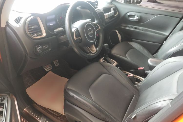 Used Jeep Renegade 2016 1.4T Automatic Smart Edition Left Front Seat