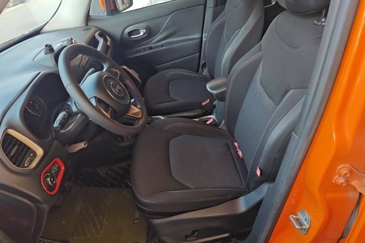 Used Jeep Renegade 2016 2.0L Automatic Four-Wheel Drive 75th Anniversary Tribute Edition Left Front Seat