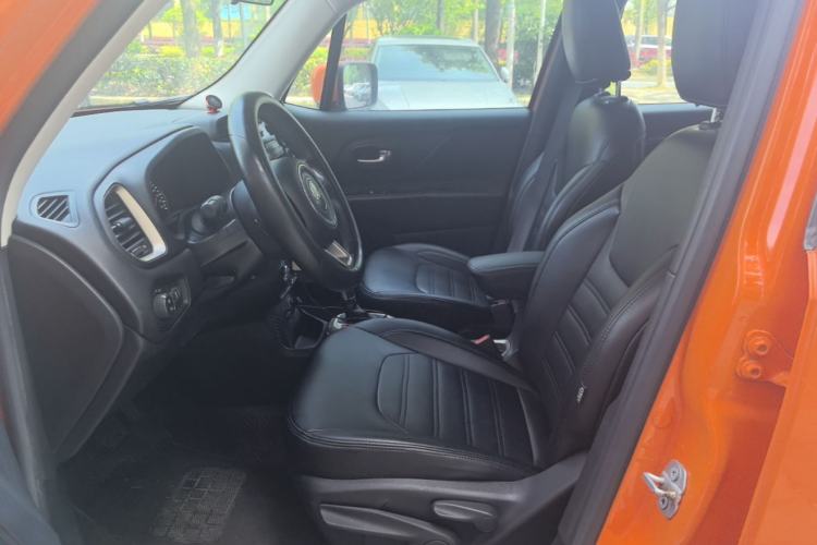 Used Jeep Renegade 2016 1.4T Automatic High-Energy Version Left Front Seat