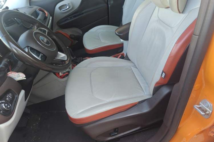 Used Jeep Renegade 2016 1.4T Automatic Smart Edition Left Front Seat