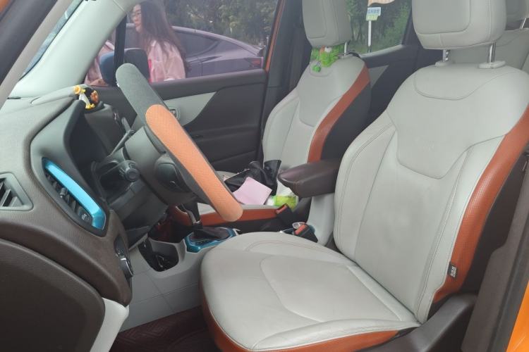 Used Jeep Renegade 2016 1.4T Automatic Smart Edition Left Front Seat
