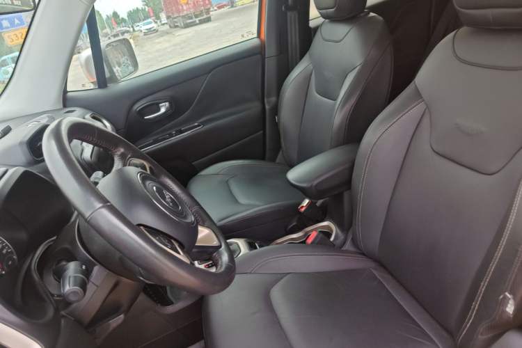 Used Jeep Renegade 2016 1.4T Automatic Smart Edition Left Front Seat