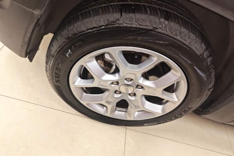 Used Jeep Renegade 2016 1.4T Automatic Jingneng Edition Left Front Wheel Hub