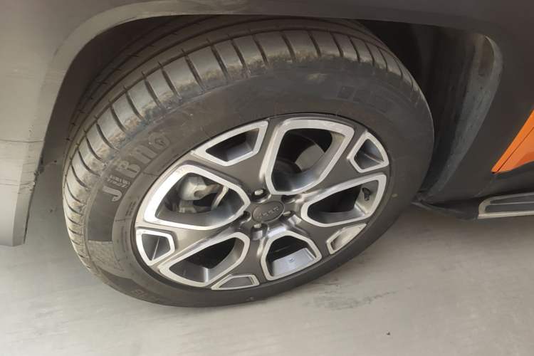 Used Jeep Renegade 2016 1.4T Automatic Smart Edition Left Front Wheel Hub