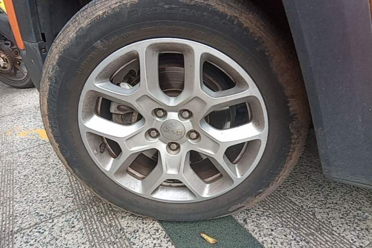 Used Jeep Renegade 2016 1.4T Automatic Jingneng Edition Left Front Wheel Hub