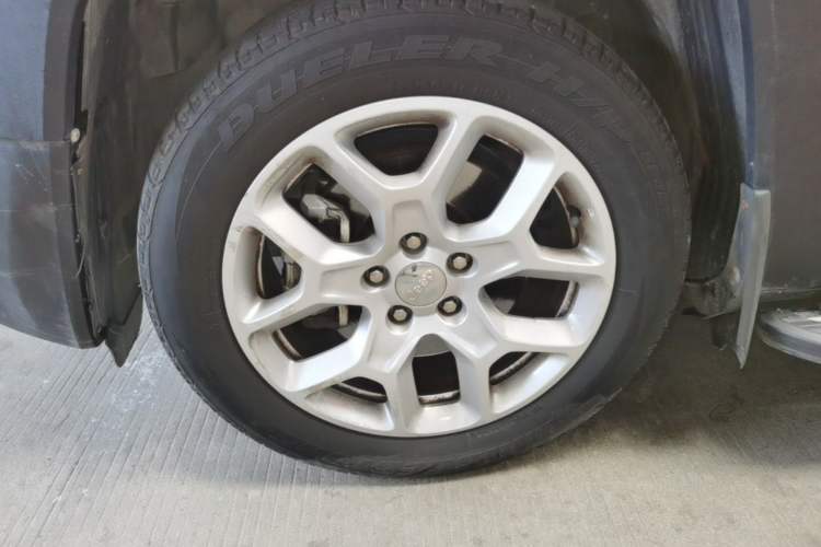Used Jeep Renegade 2016 1.4T Automatic Jingneng Edition Left Front Wheel Hub