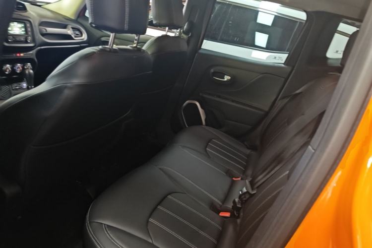 Used Jeep Renegade 2016 1.4T Automatic Jingneng Edition Left Rear Seat