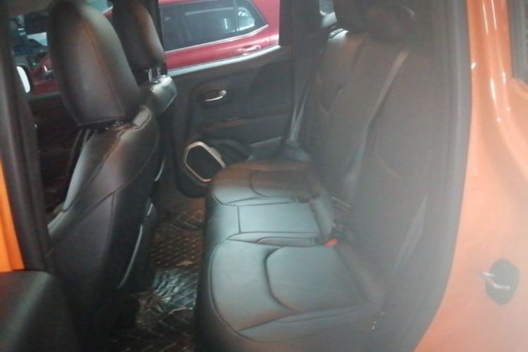Used Jeep Renegade 2016 1.4T Automatic Jingneng Edition Left Rear Seat