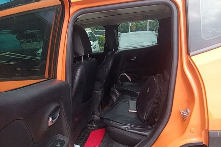 Used Jeep Renegade 2016 1.4T Automatic Jingneng Edition Left Rear Seat