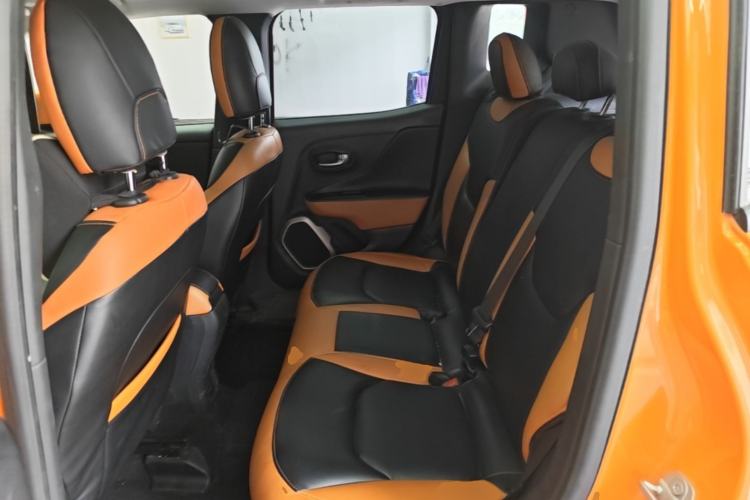 Used Jeep Renegade 2016 1.4T Automatic Jingneng Edition Left Rear Seat