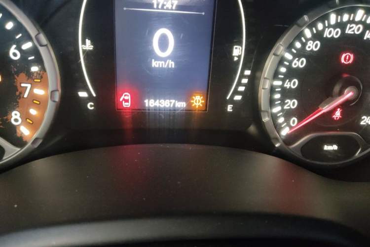 Used Jeep Renegade 2016 1.4T Automatic High-Energy Version Odometer Close Up