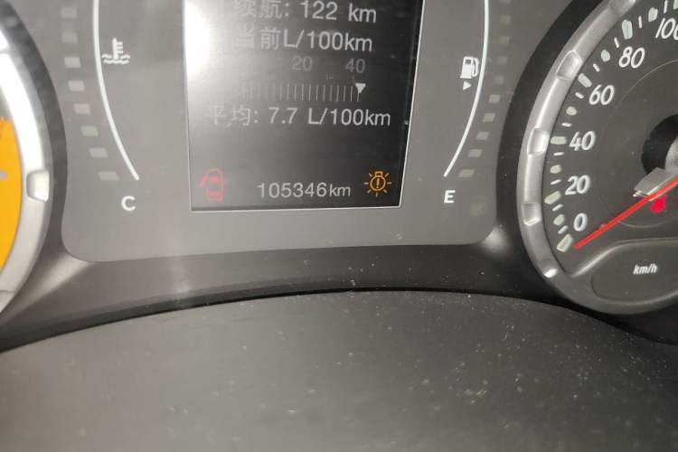 Used Jeep Renegade 2016 1.4T Automatic Kinetic Edition Odometer Close Up