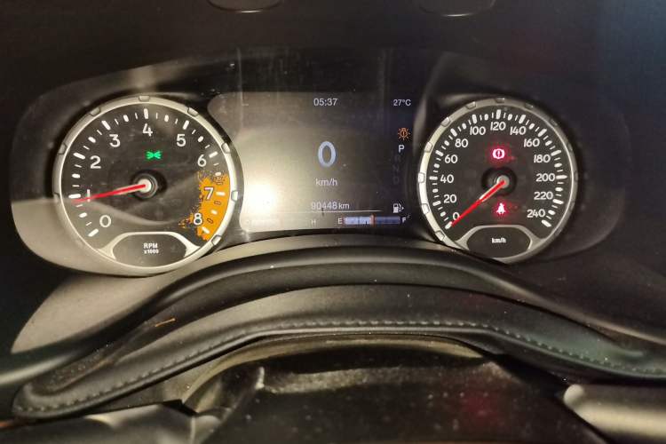 Used Jeep Renegade 2016 1.4T Automatic Jingneng Version+ Odometer Close Up
