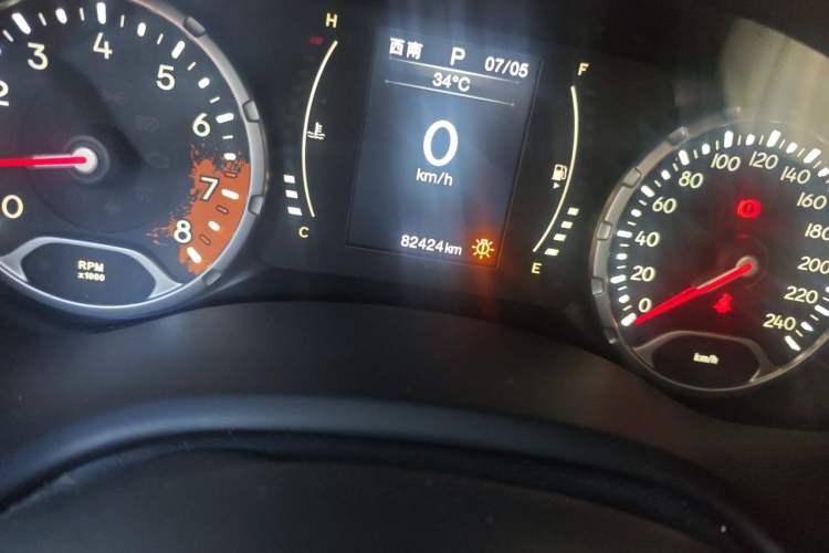 Used Jeep Renegade 2016 1.4T Automatic Jingneng Edition Odometer Close Up