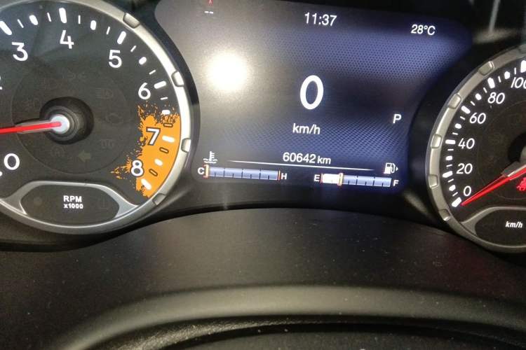Used Jeep Renegade 2016 1.4T Automatic Smart Edition Odometer Close Up