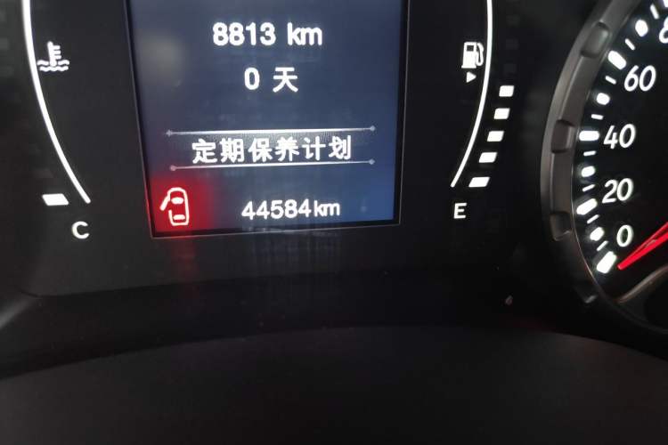 Used Jeep Renegade 2016 1.4T Automatic Kinetic Edition Odometer Close Up