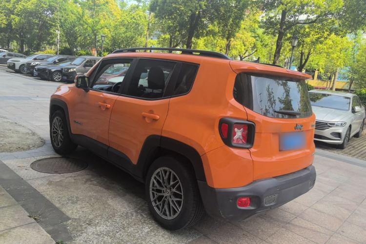 Used Jeep Renegade 2016 1.4T Automatic High-Energy Version Rear Left 45 Deg