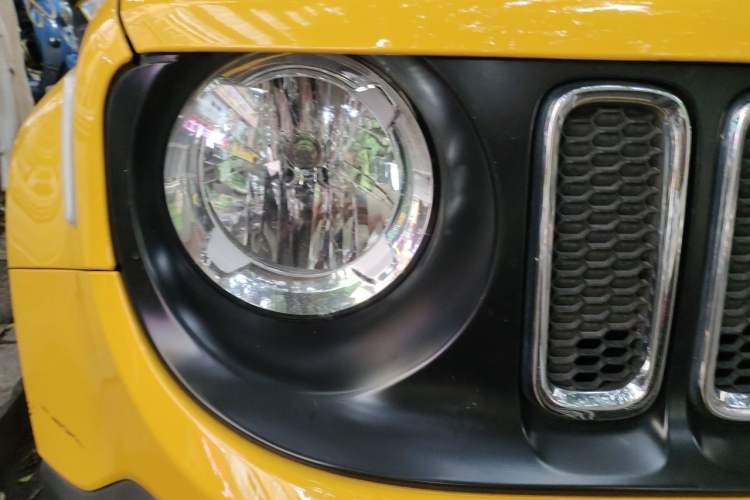 Used Jeep Renegade 2016 1.4T Automatic Jingneng Version+ Right Front Headlight