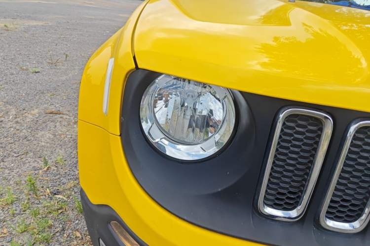 Used Jeep Renegade 2016 1.4T Automatic Jingneng Version+ Right Front Headlight