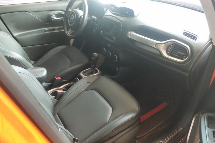 Used Jeep Renegade 2016 1.4T Automatic Smart Edition Right Front Seat