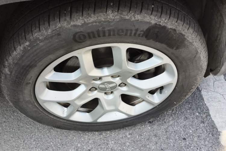 Used Jeep Renegade 2016 1.4T Automatic Jingneng Edition Right Front Wheel Hub