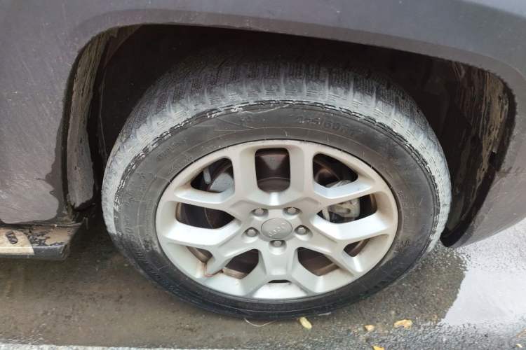 Used Jeep Renegade 2016 1.4T Automatic Jingneng Version+ Right Front Wheel Hub