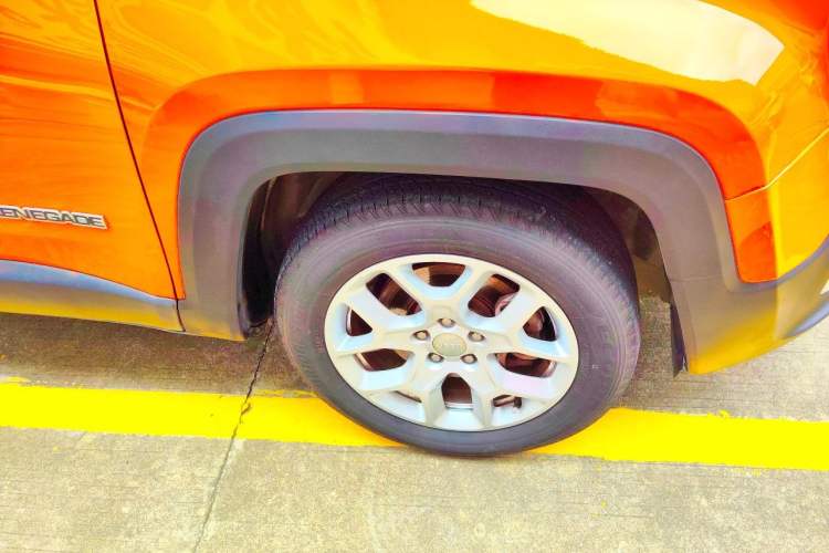 Used Jeep Renegade 2016 1.4T Automatic High-Energy Version Right Front Wheel Hub