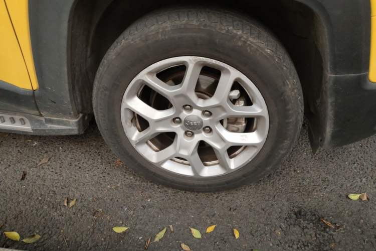 Used Jeep Renegade 2016 1.4T Automatic Jingneng Version+ Right Front Wheel Hub